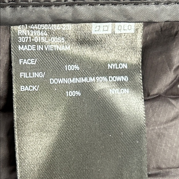 Uniqlo woman  Black down Lightweight Puffer Jacket size Small - Picture 4 of 4